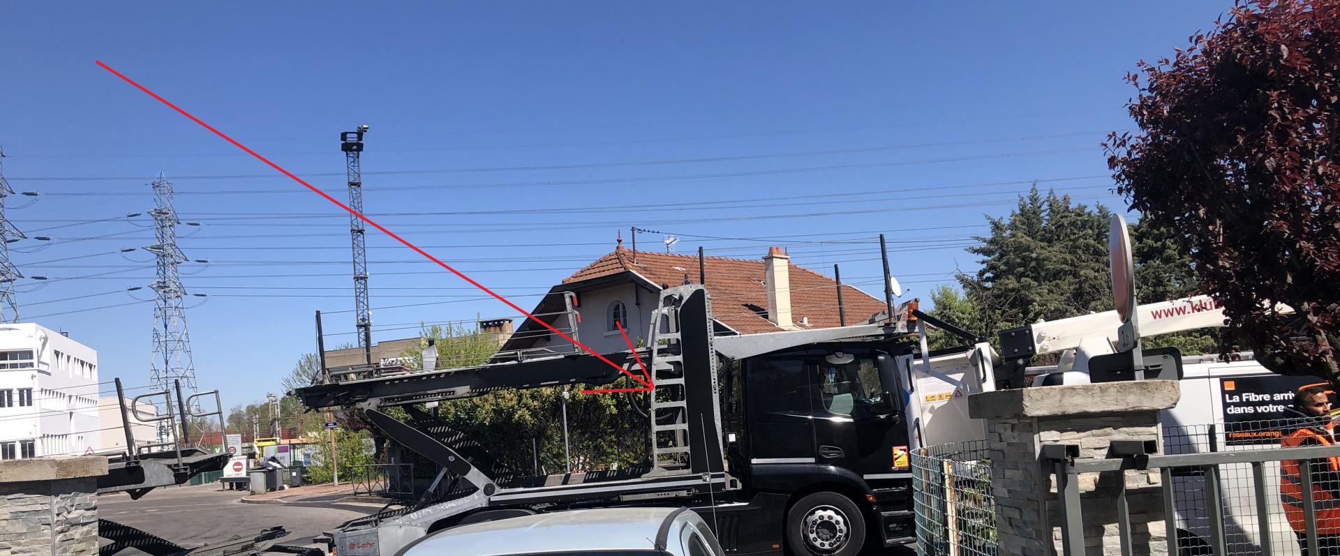 Camion sortie rue du charbonnier